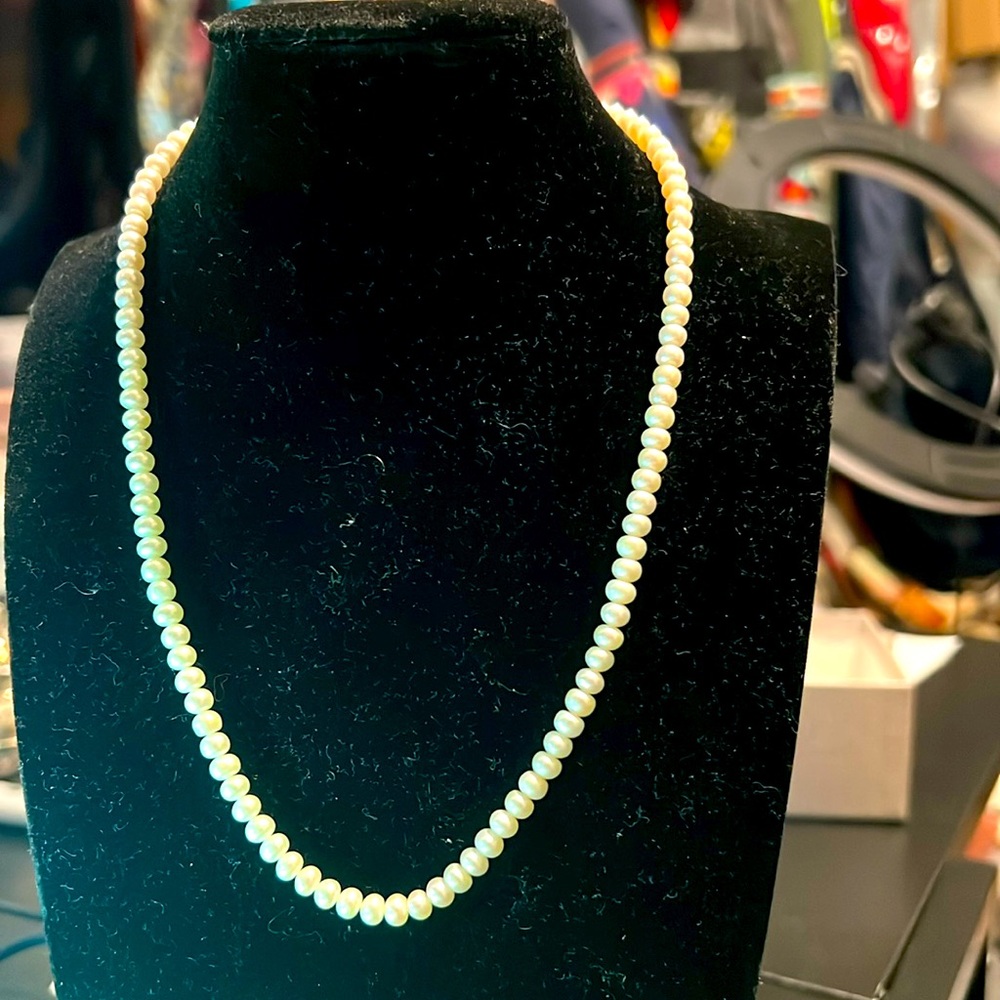 Euc: 10k ppg  fresh water  pearl necklace